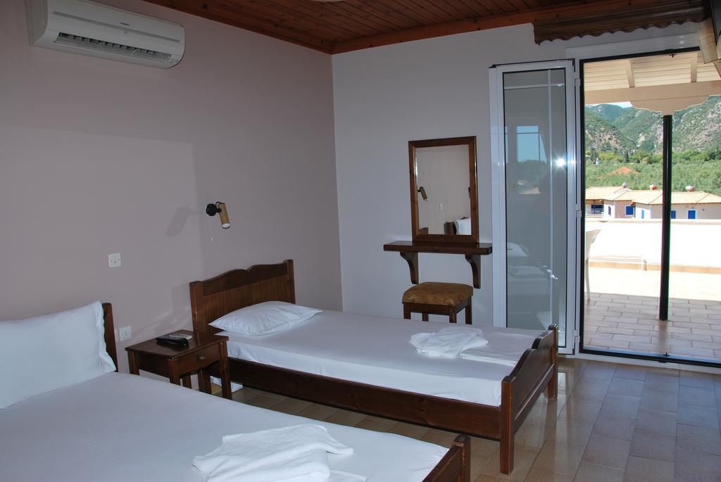 Niriton Pension Nydri  Habitación foto